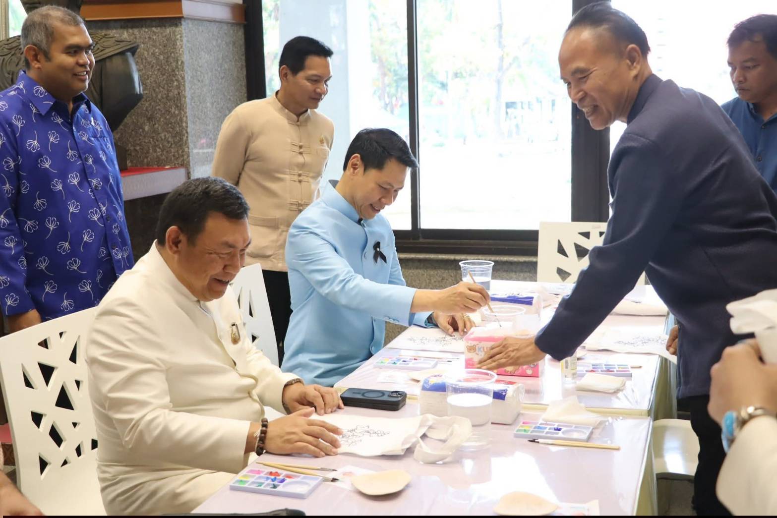 title - ศพส. จัดงาน “รักแห่งศิลป์ รักแห่งแผ่นดิน” เพื่อน้อมรำลึกในพระมหากรุณาธิคุณของสมเด็จพระนางเจ้าสิริกิติ์ พระบรมราชินีนาถ พระบรมราชชนนีพันปีหลวง ณ ศูนย์ส่งเสริมและพัฒนาอาชีพเสริมนอกภาคการเกษตร (ศูนย์ศิลปาชีพบางไทรฯ เดิม)